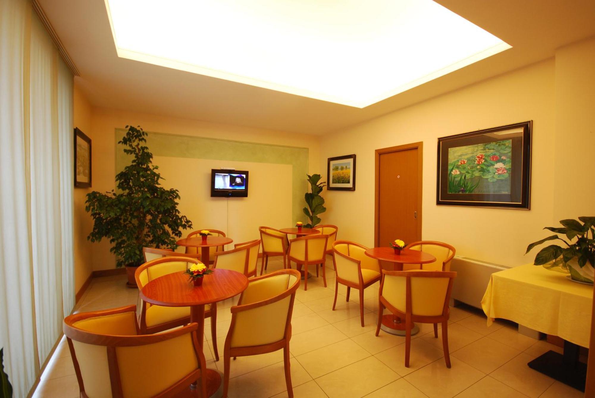Hotel Gala Pesaro Exterior photo