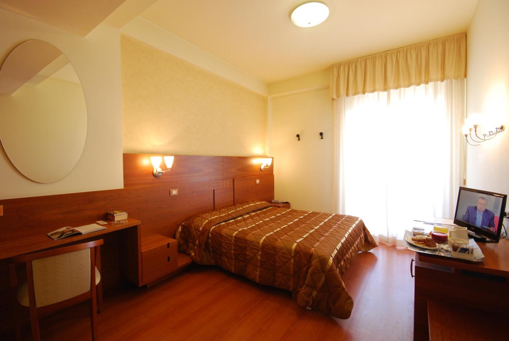 Hotel Gala Pesaro Exterior photo